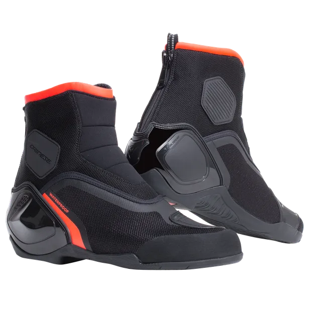 DAINESE DINAMICA D-WP 42サイズ Botín DAINESE Dinamica D-WP Negro/Rojo Fluor - MOTOBASIC